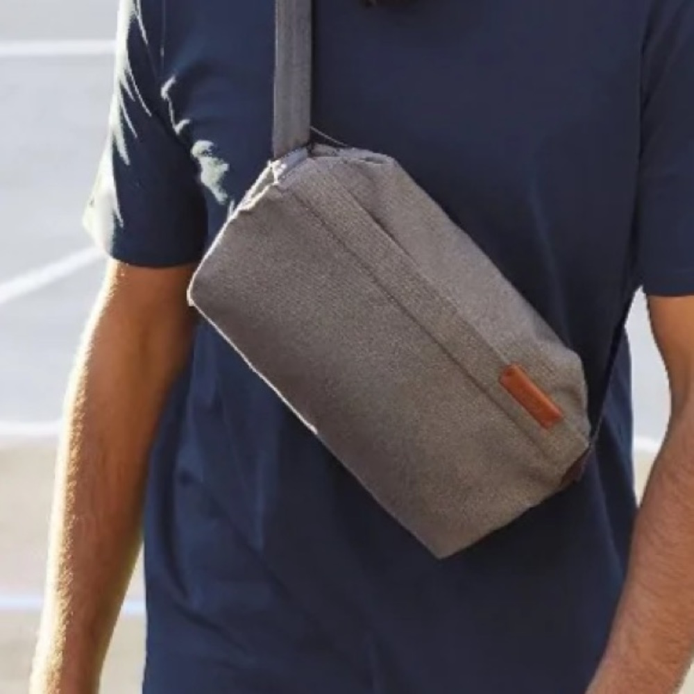 Bellroy Sling Bag in Limestone